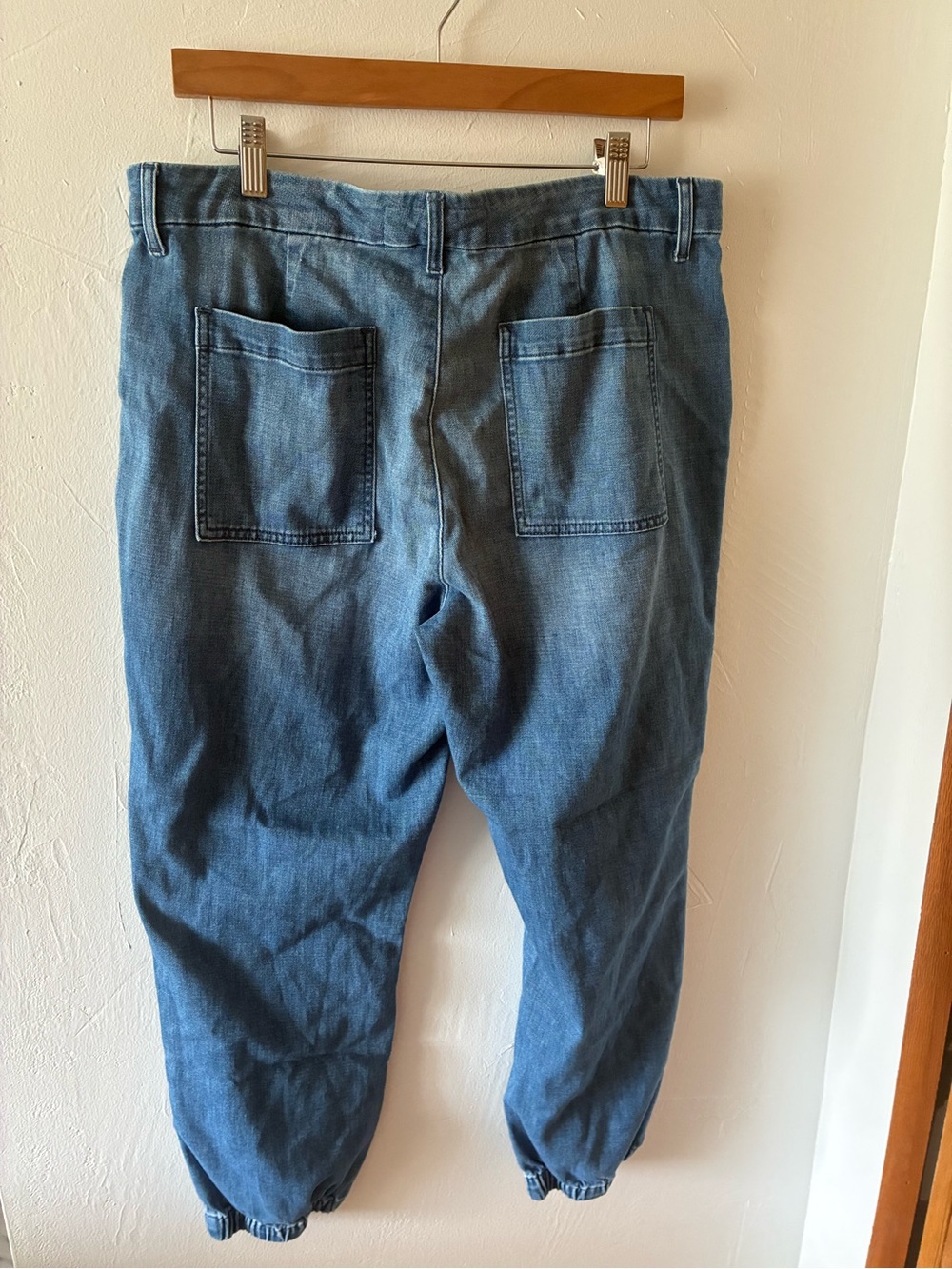 Frank & Eileen Jameson Blue Denim Jogger Jeans Womens size 12 - Picture 4 of 4
